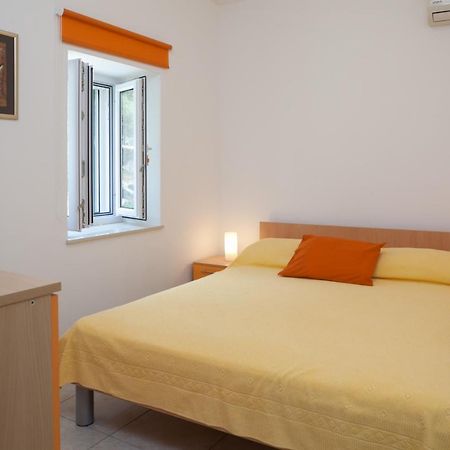 Apartment Bura 1 Макарска Екстериор снимка